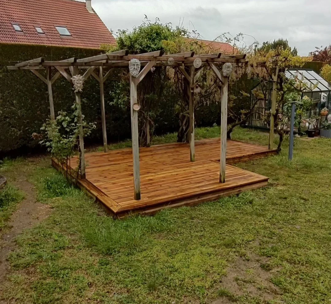 Photographie de la réalisation : Une terrasse sous les glycines.