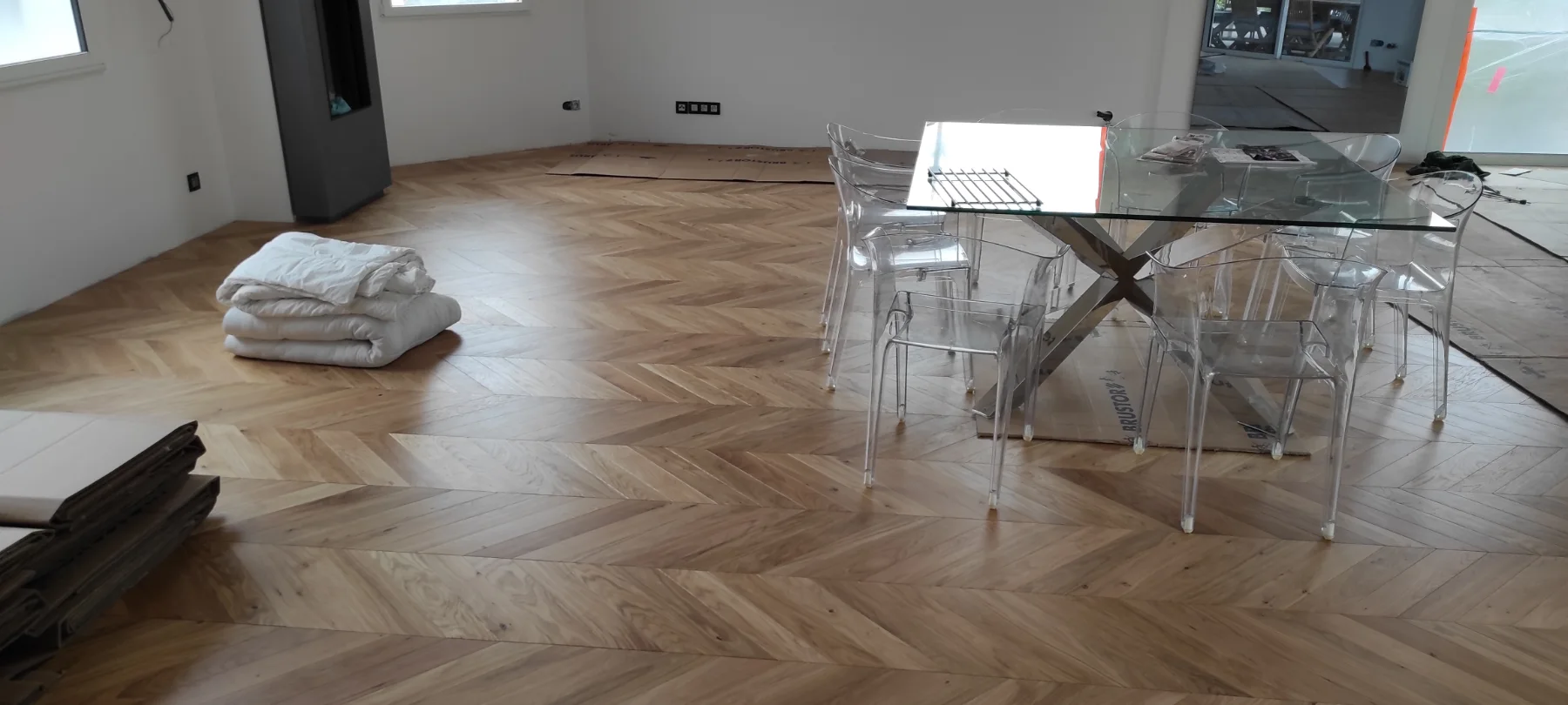 Photographie de la réalisation : Parquet pointe de Hongrie et escalier.